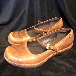 Ecco clogs